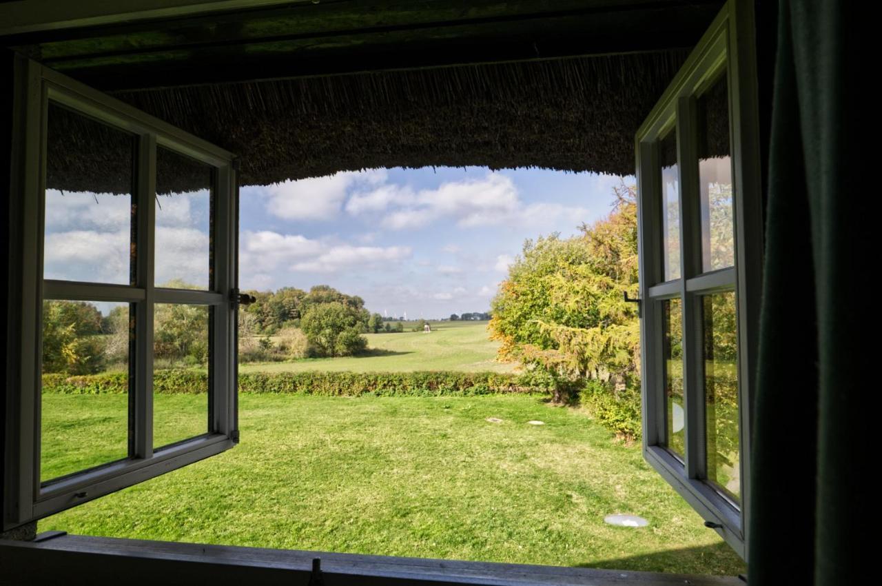 Reetdachhaus Mit Grossem Garten Und Kamin Марло Екстериор снимка