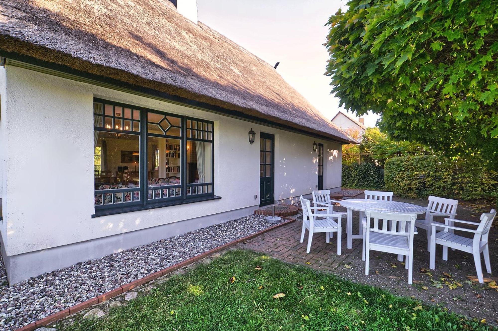 Reetdachhaus Mit Grossem Garten Und Kamin Марло Екстериор снимка